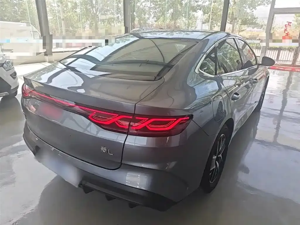 BYD Qin L — фото 9