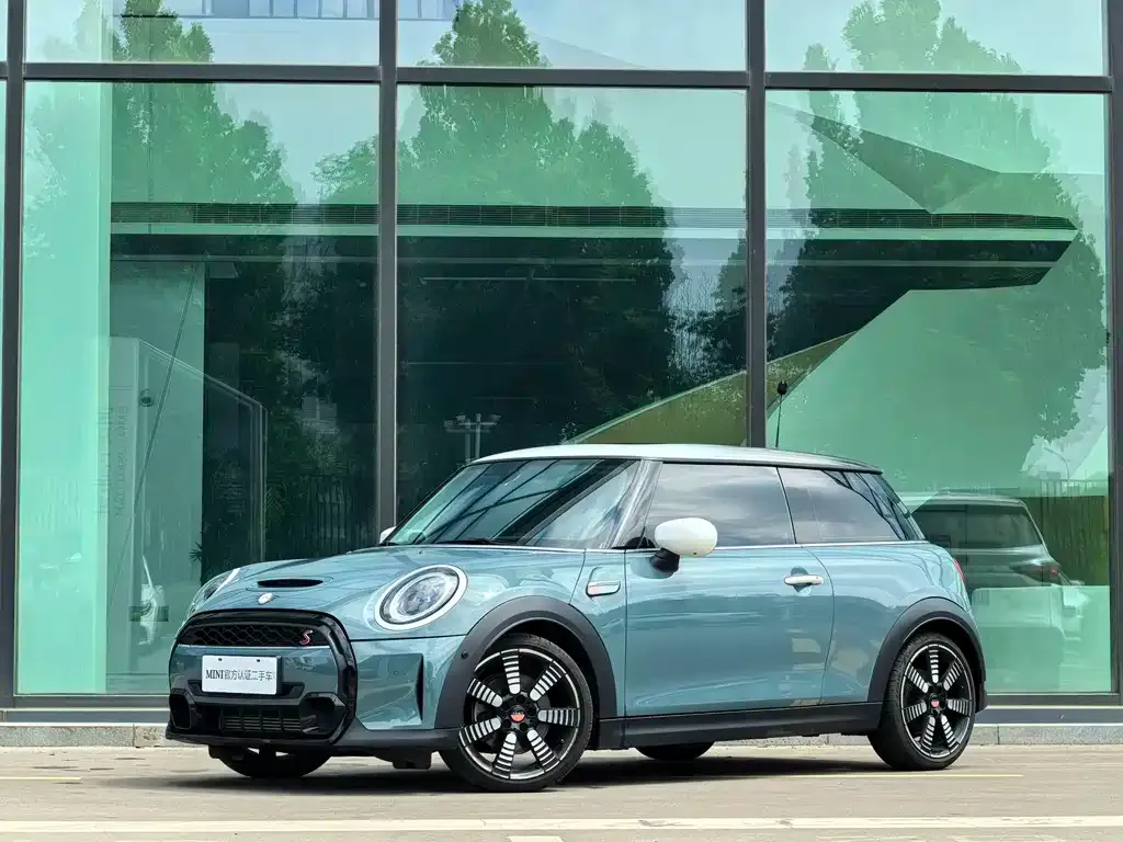 MINI Cooper (3-door) — фото 1