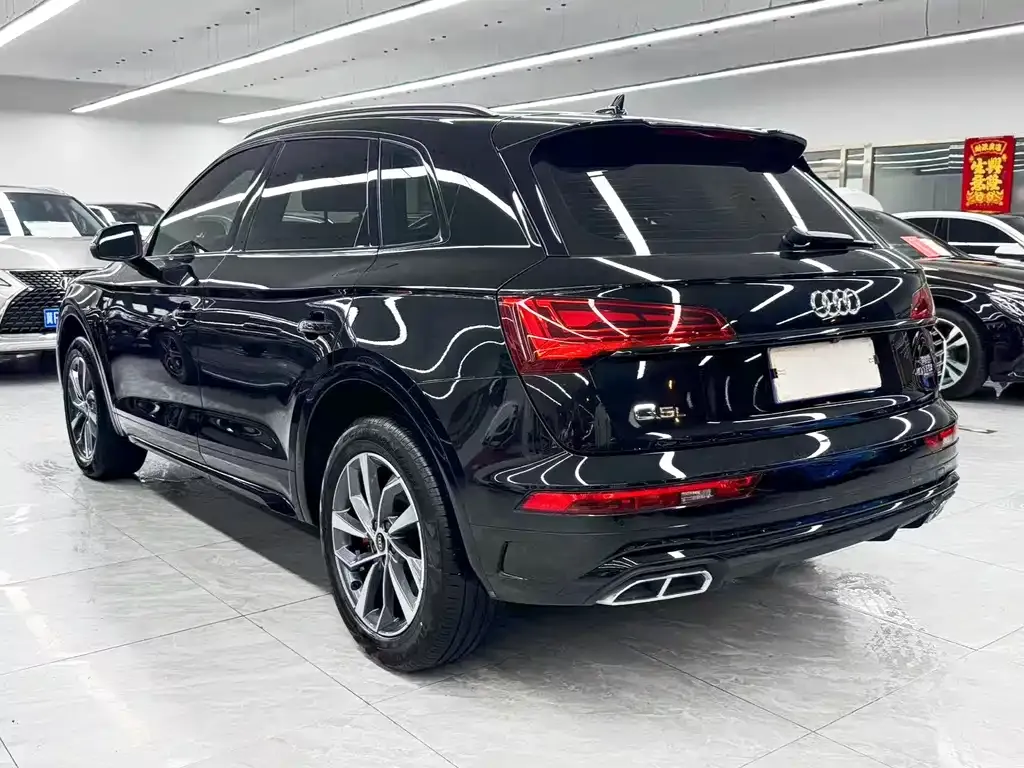 Audi Q5L — фото 7