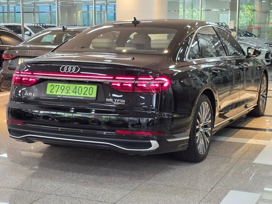 Audi A8 — фото 10