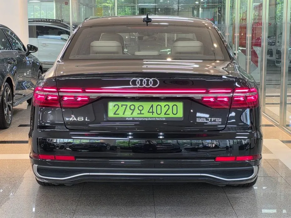 Audi A8 — фото 8