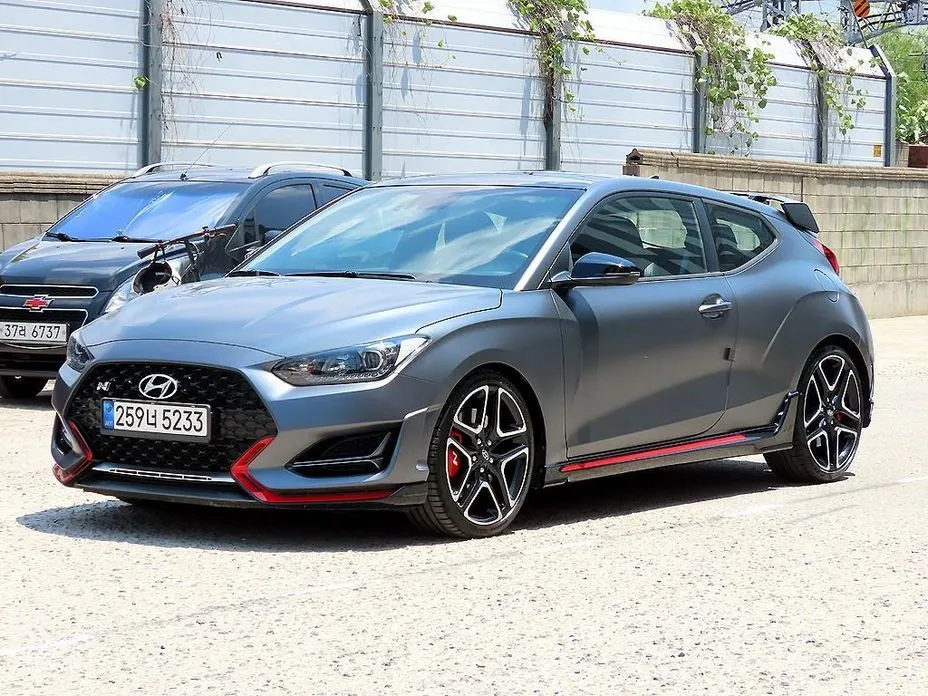 Hyundai Veloster — фото 1