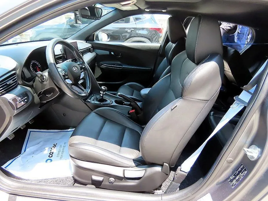 Hyundai Veloster — фото 2