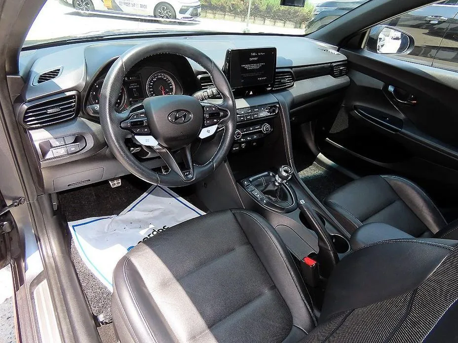 Hyundai Veloster — фото 3