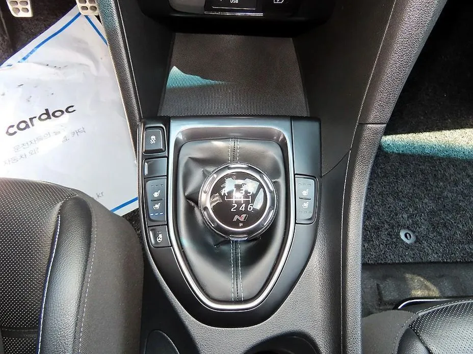 Hyundai Veloster — фото 4