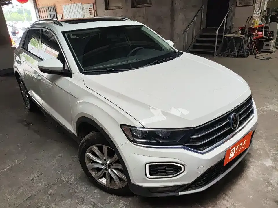 Volkswagen T-Roc — фото 3