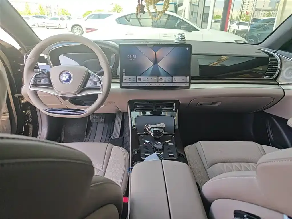BYD Han — фото 8