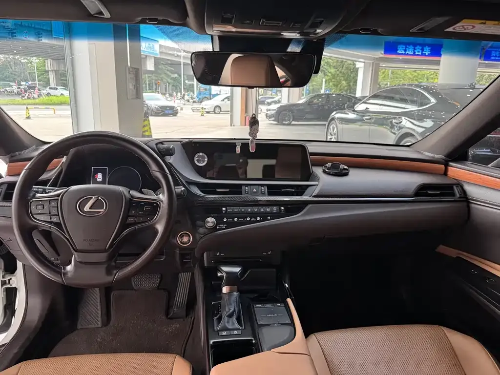 Lexus ES 2021 из CN, фото 7