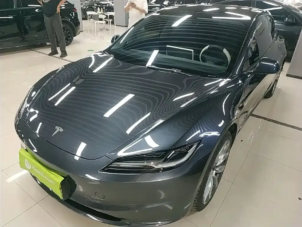 Tesla Model 3 — фото 8