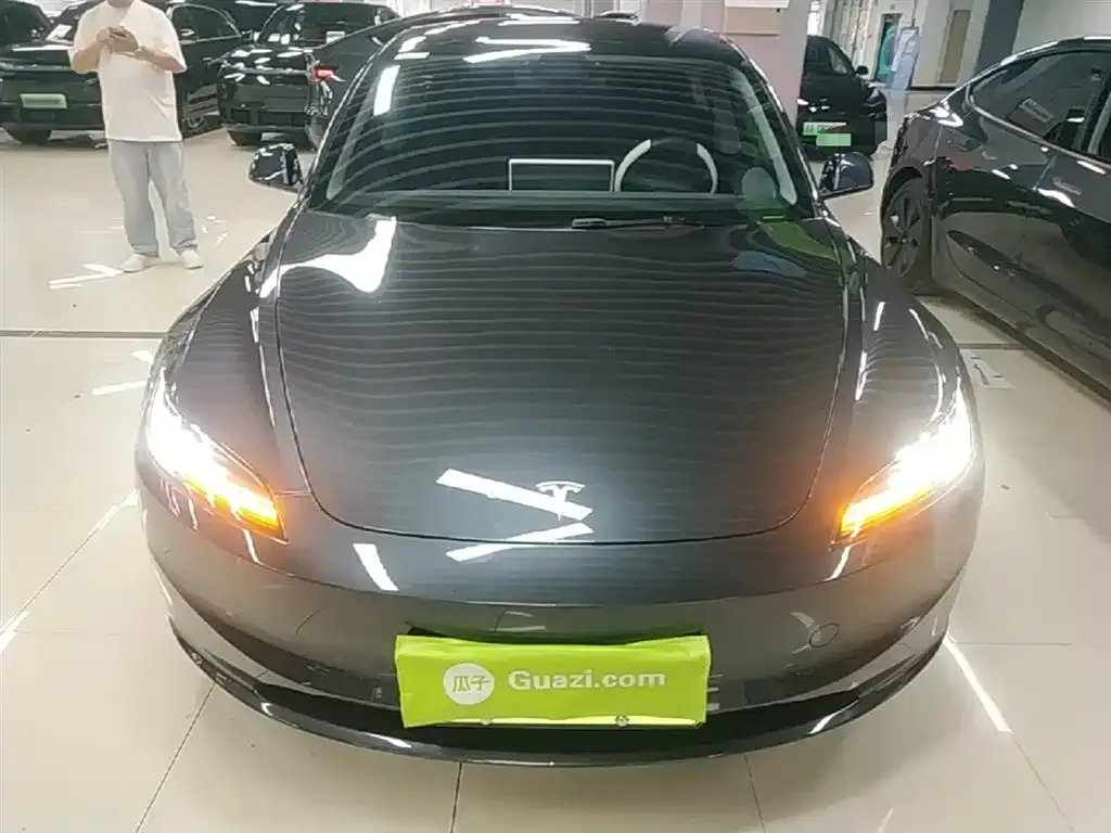 Tesla Model 3 — фото 2
