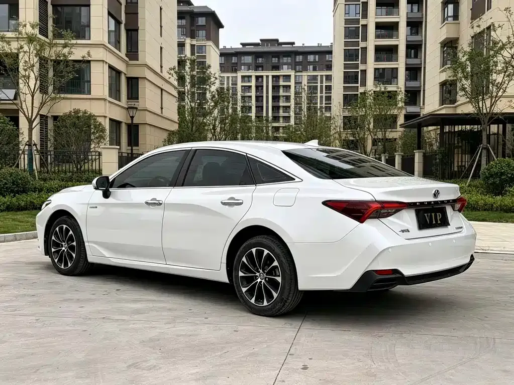 Toyota Avalon — фото 3
