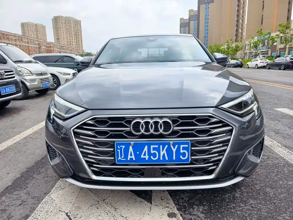 Audi A3 — фото 1