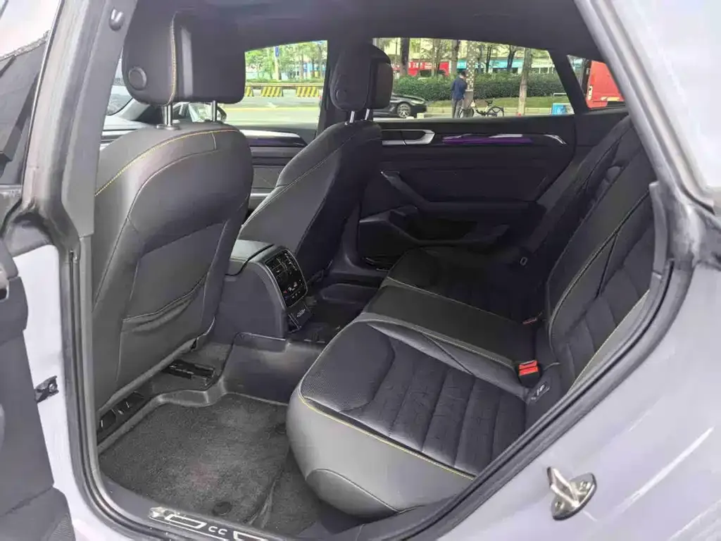 Volkswagen CC 2023 из CN, фото 8