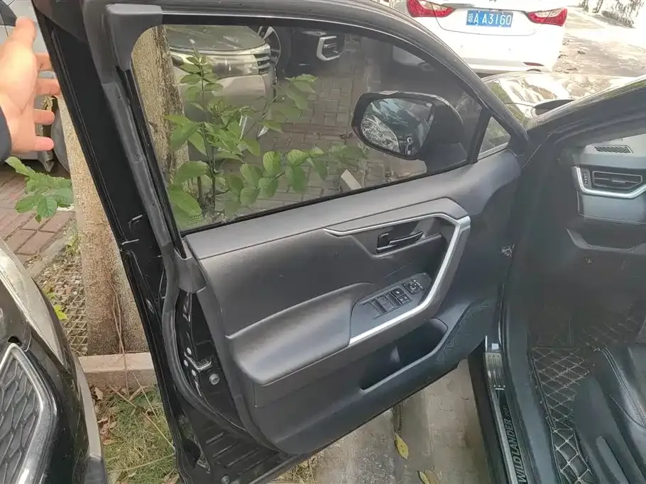 Toyota Wildlander 2023 из CN, фото 7