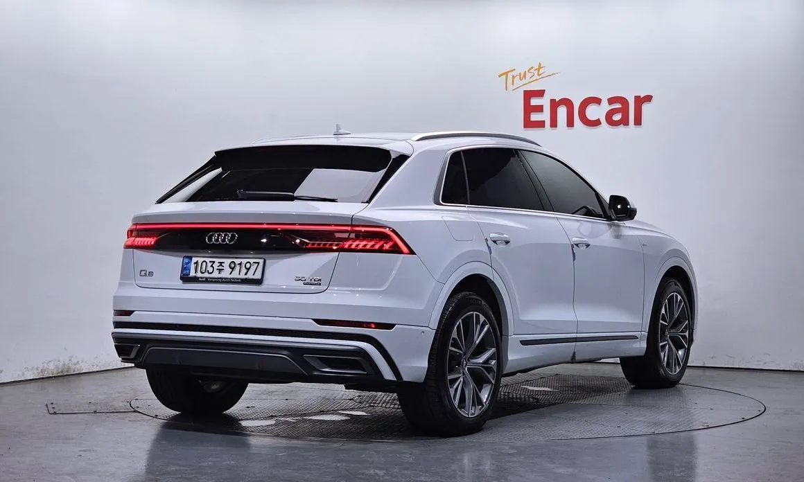 Audi Q8 2021 из KR, фото 4