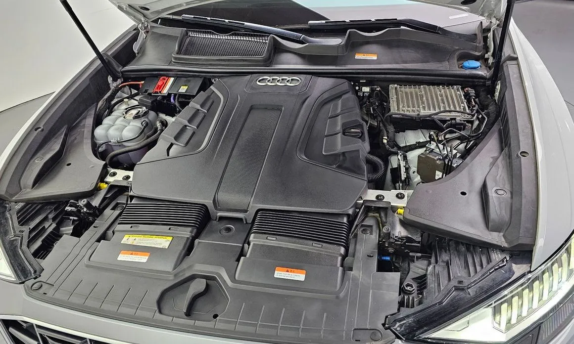 Audi Q8 2021 из KR, фото 9