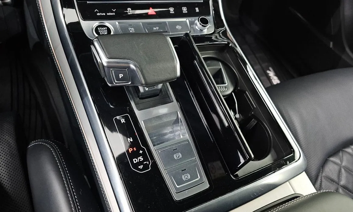 Audi Q8 2021 из KR, фото 8