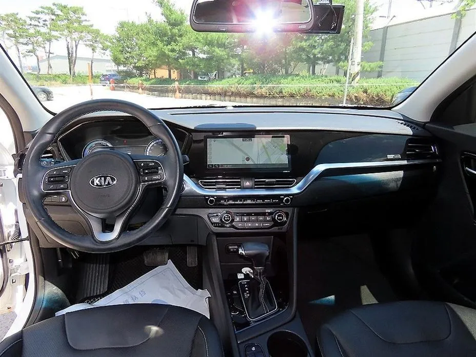 Kia Niro — фото 9