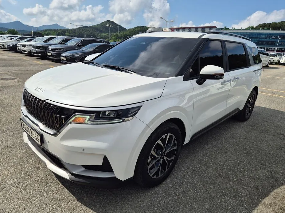 Kia Carnival — фото 5