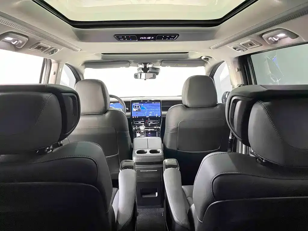 GAC Motor Trumpchi M8 — фото 3