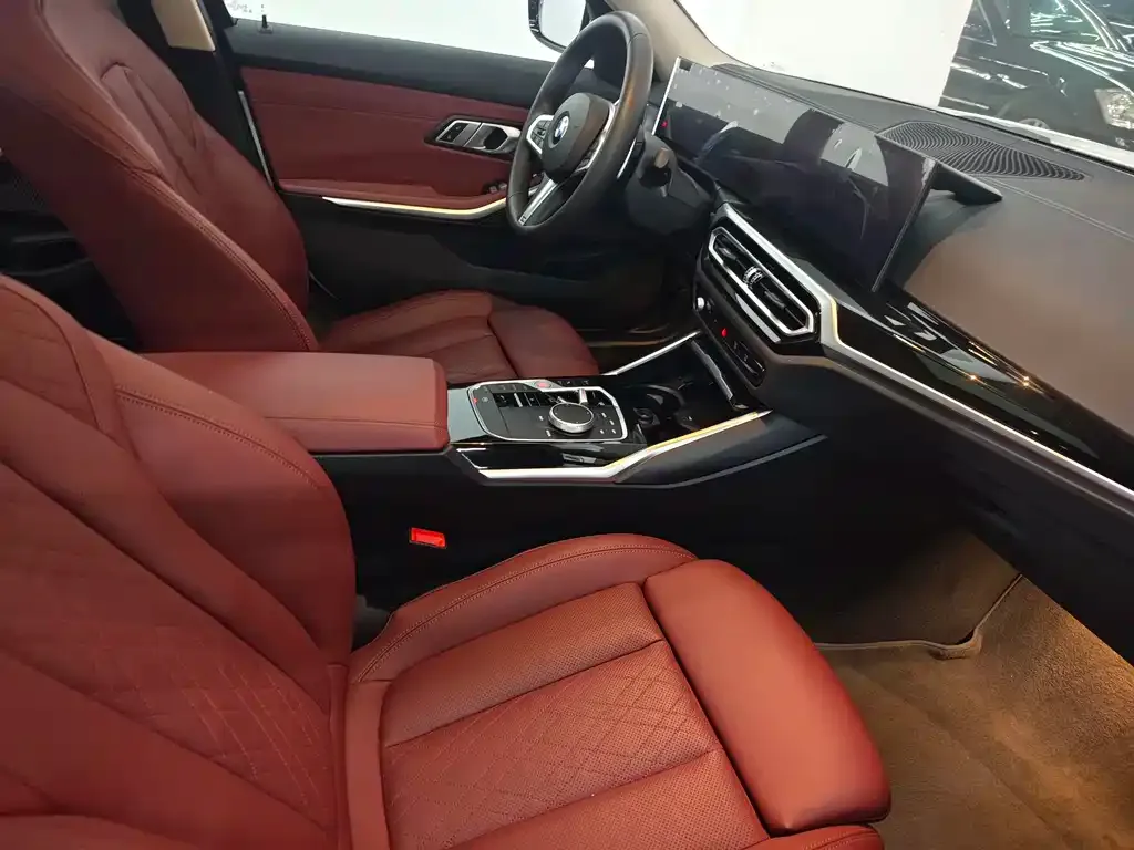 BMW 3 Series 2024 из CN, фото 7