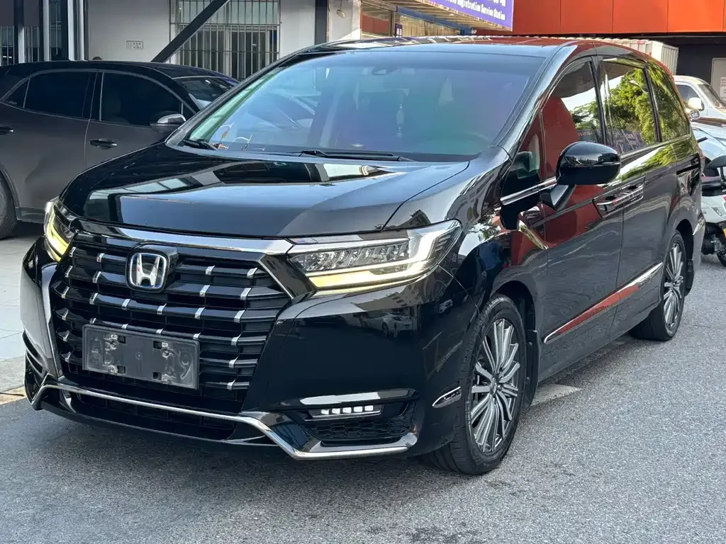 Honda Elysion — фото 1