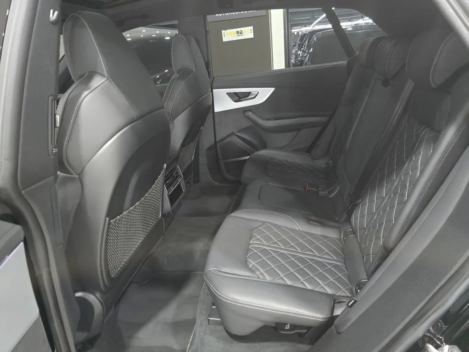 Audi Q8 2025 из KR, фото 4