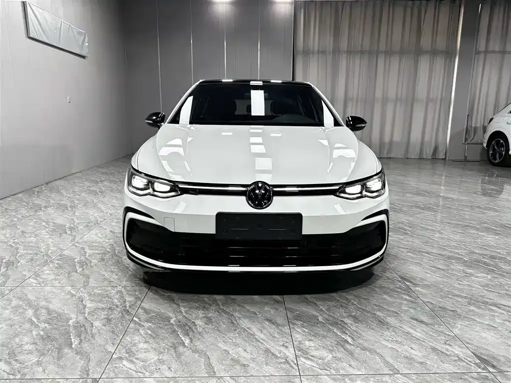 Volkswagen Golf — фото 9