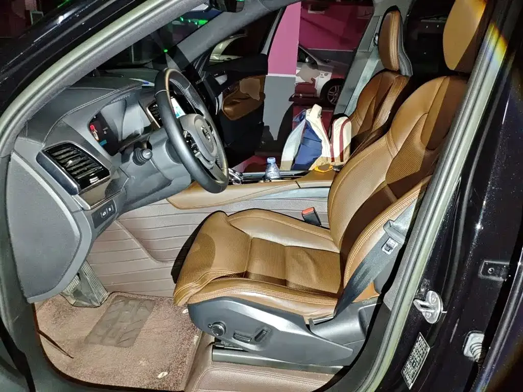 Volvo XC90 PHEV 2023 из CN, фото 5