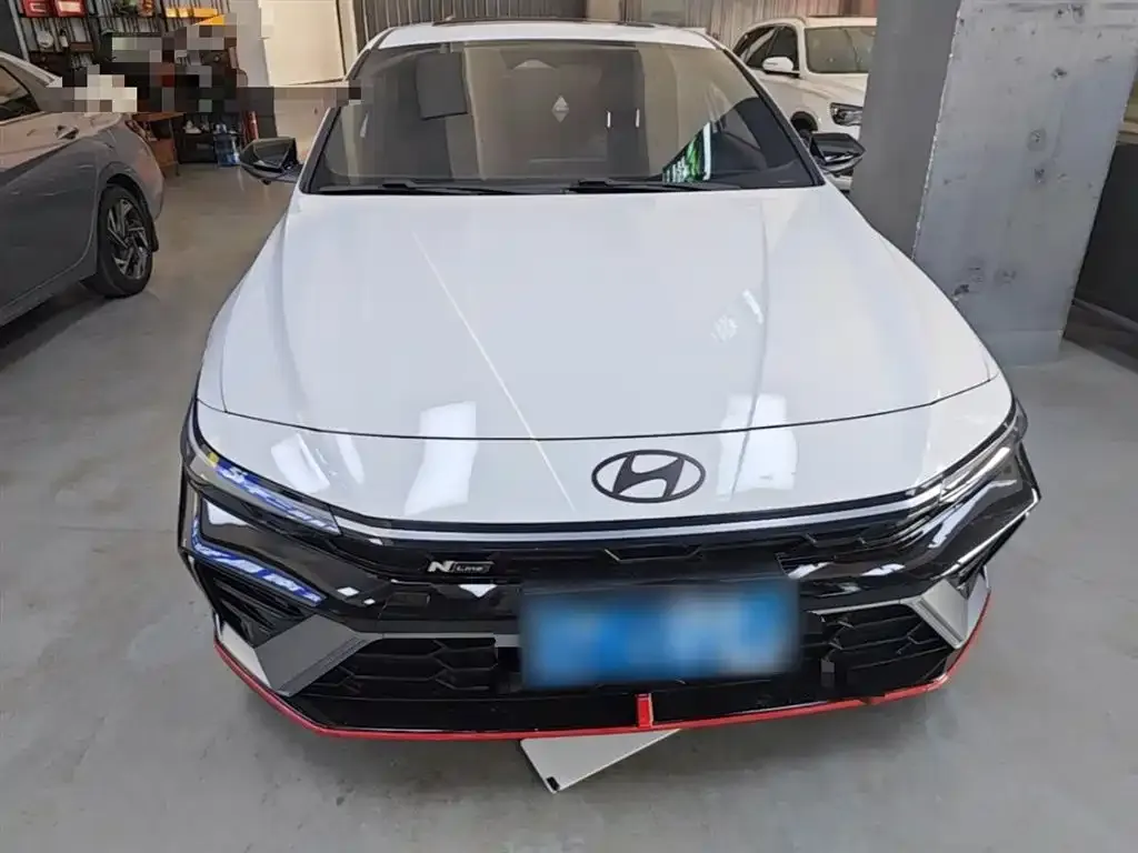 Hyundai Elantra — фото 3