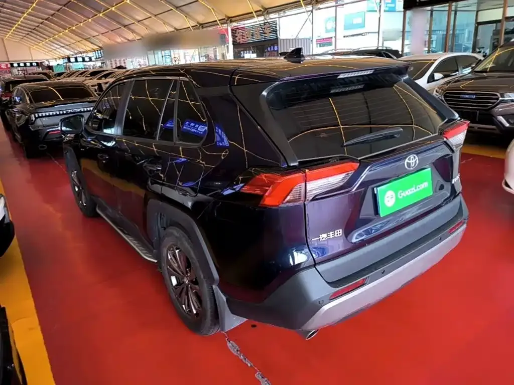Toyota RAV4 2023 из CN, фото 7