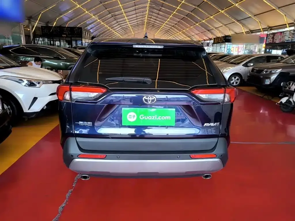 Toyota RAV4 2023 из CN, фото 10