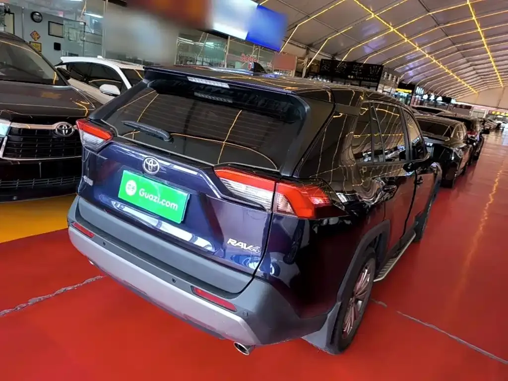 Toyota RAV4 2023 из CN, фото 8