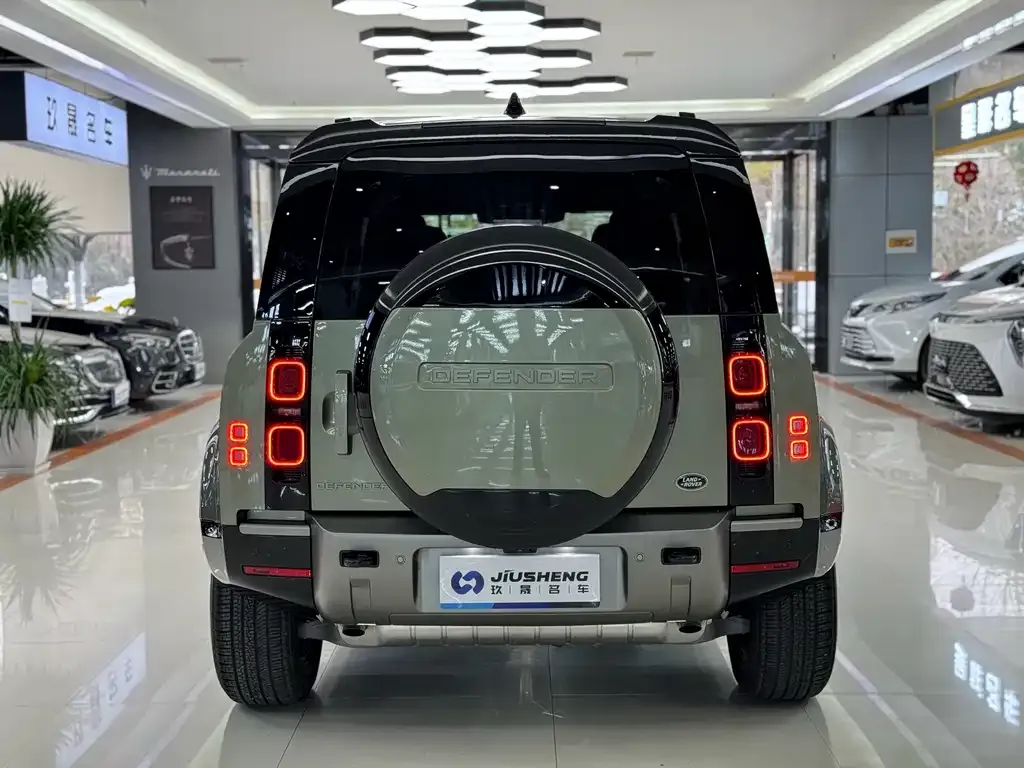 Land Rover Defender — фото 2