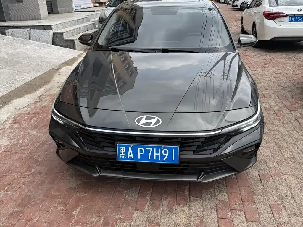 Hyundai Elantra — фото 9