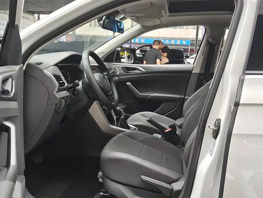 Volkswagen T-Cross — фото 2