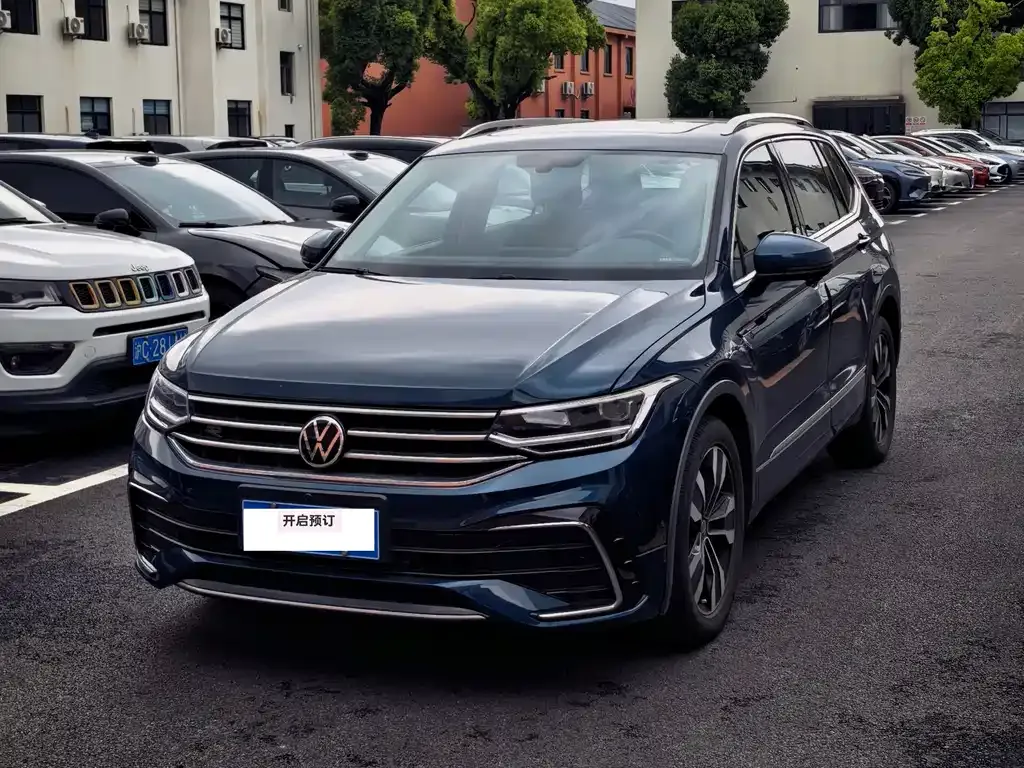 Volkswagen Tiguan L — фото 3