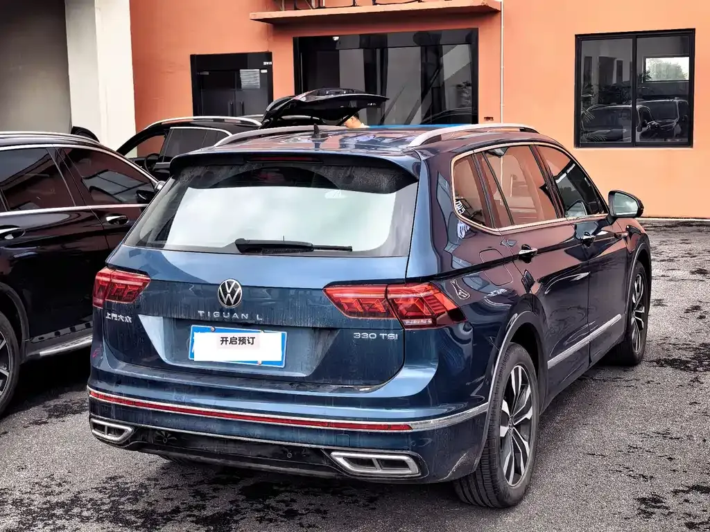 Volkswagen Tiguan L — фото 10