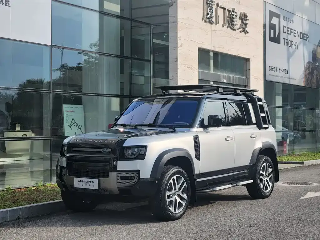 Land Rover Defender — фото 1