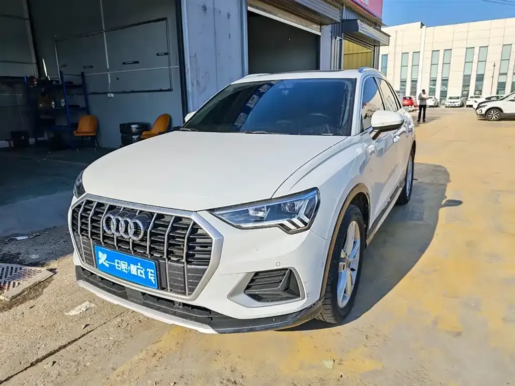 Audi Q3 — фото 1