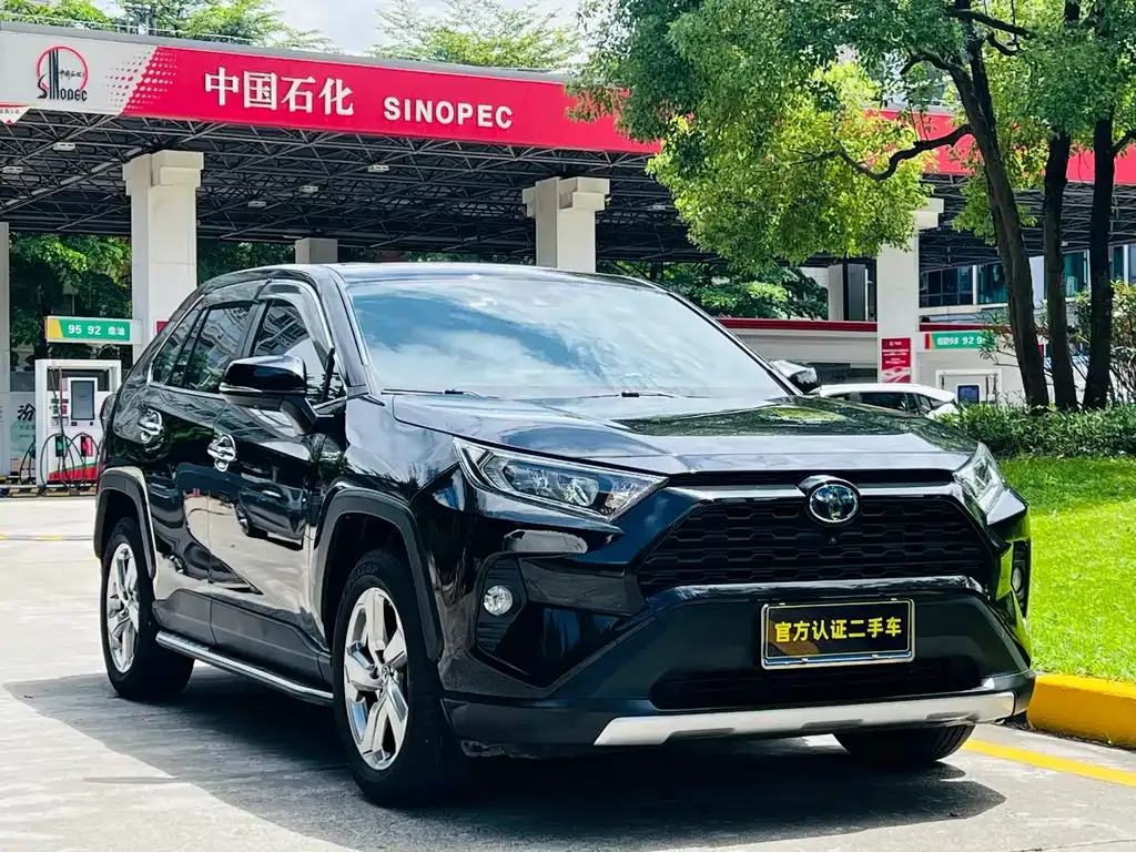 Toyota RAV4 — фото 10