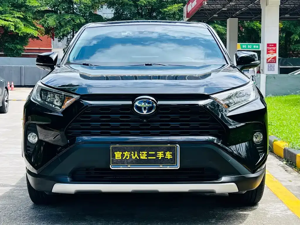 Toyota RAV4 — фото 2