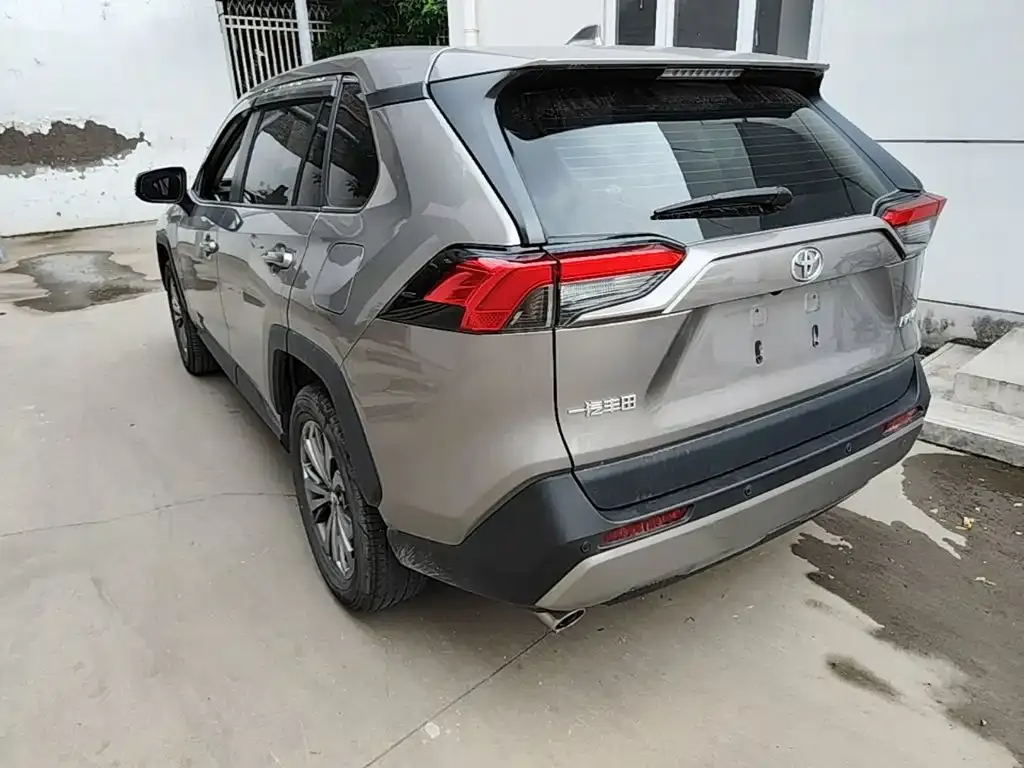 Toyota RAV4 2024 из CN, фото 3