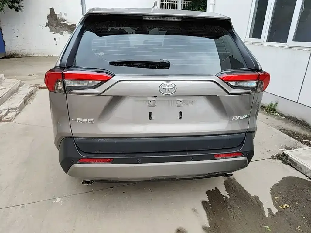 Toyota RAV4 2024 из CN, фото 4