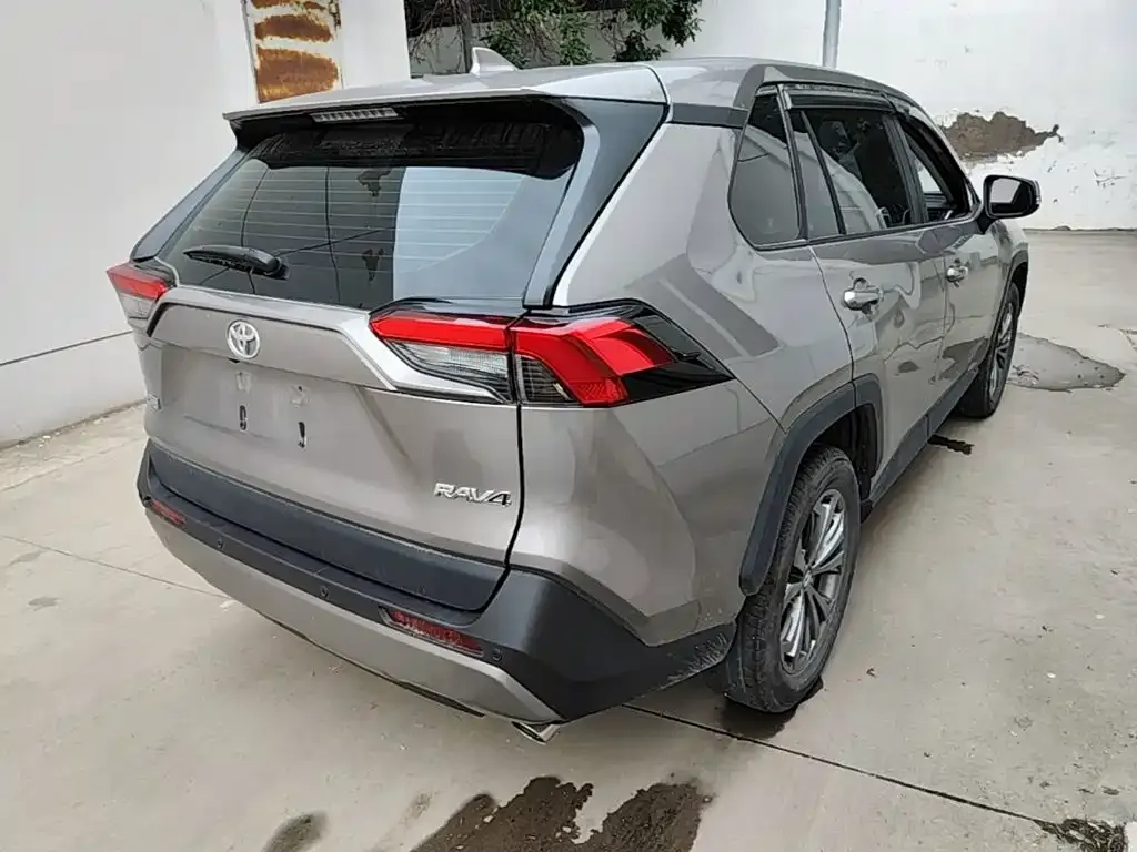 Toyota RAV4 2024 из CN, фото 5