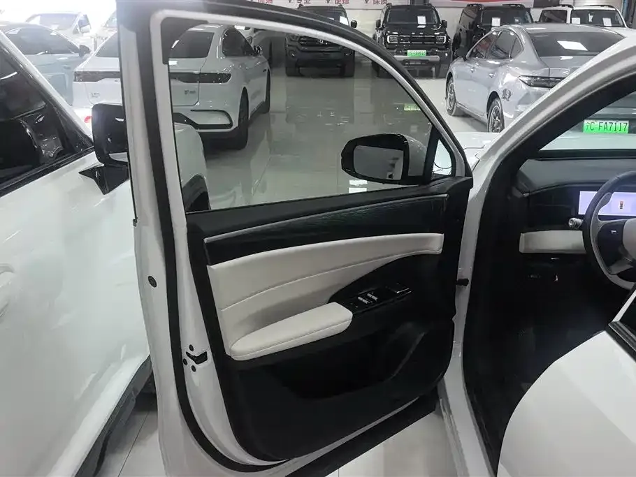 Geely Galaxy L7 — фото 10