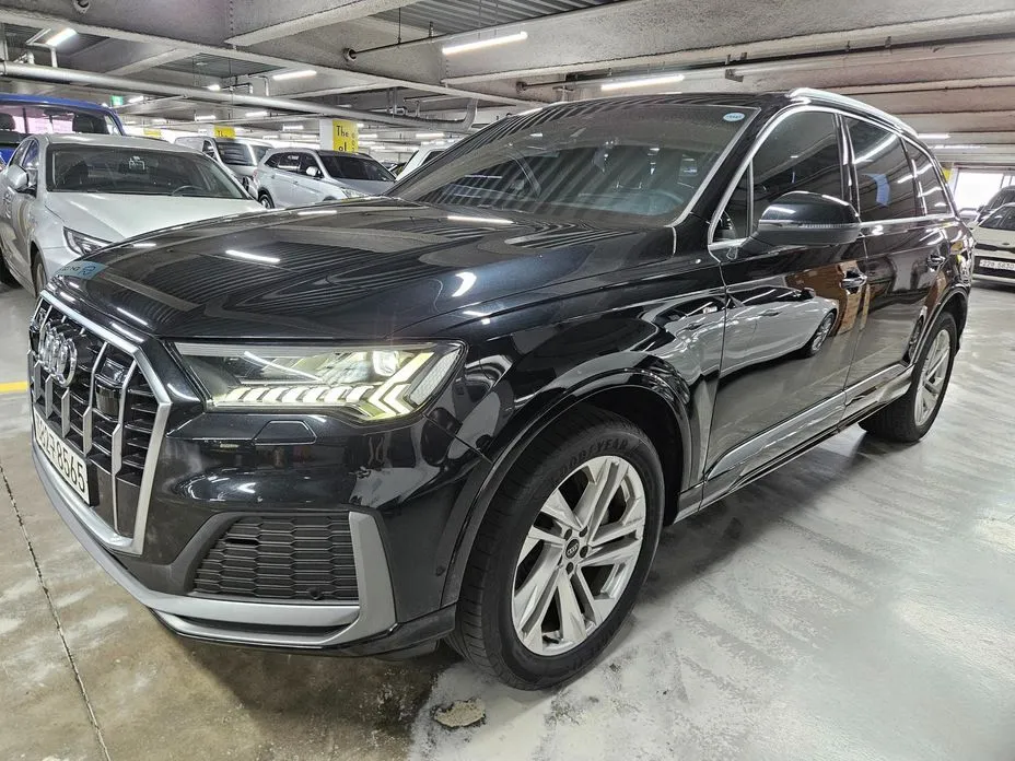 Audi Q7 — фото 1