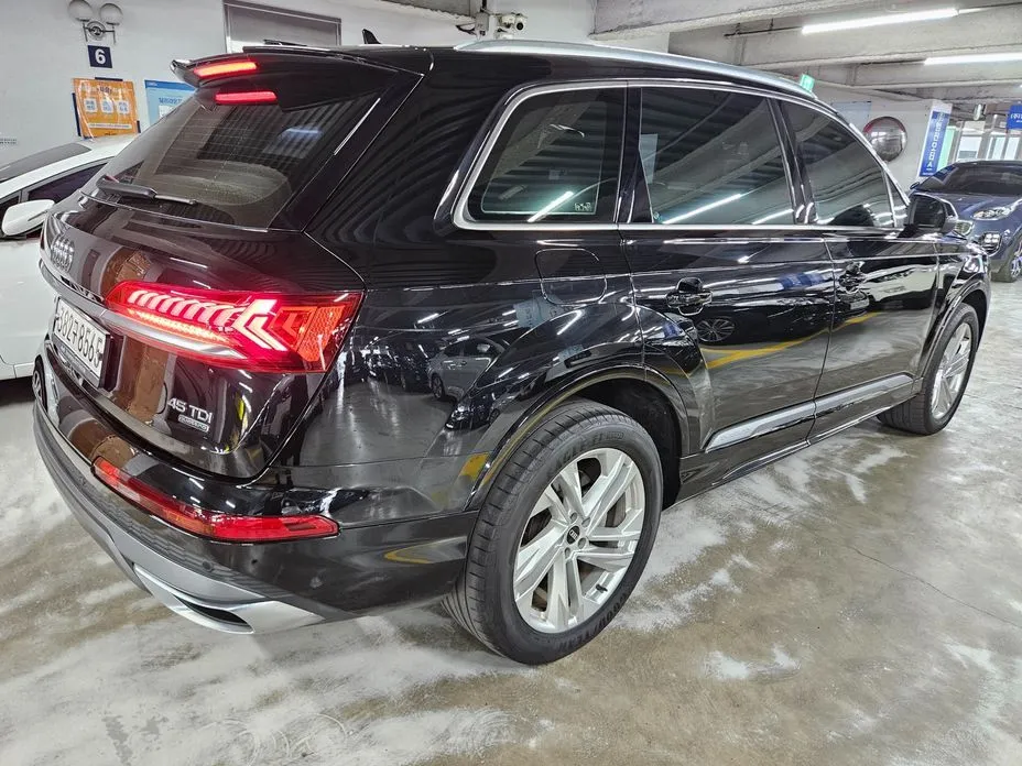 Audi Q7 — фото 3