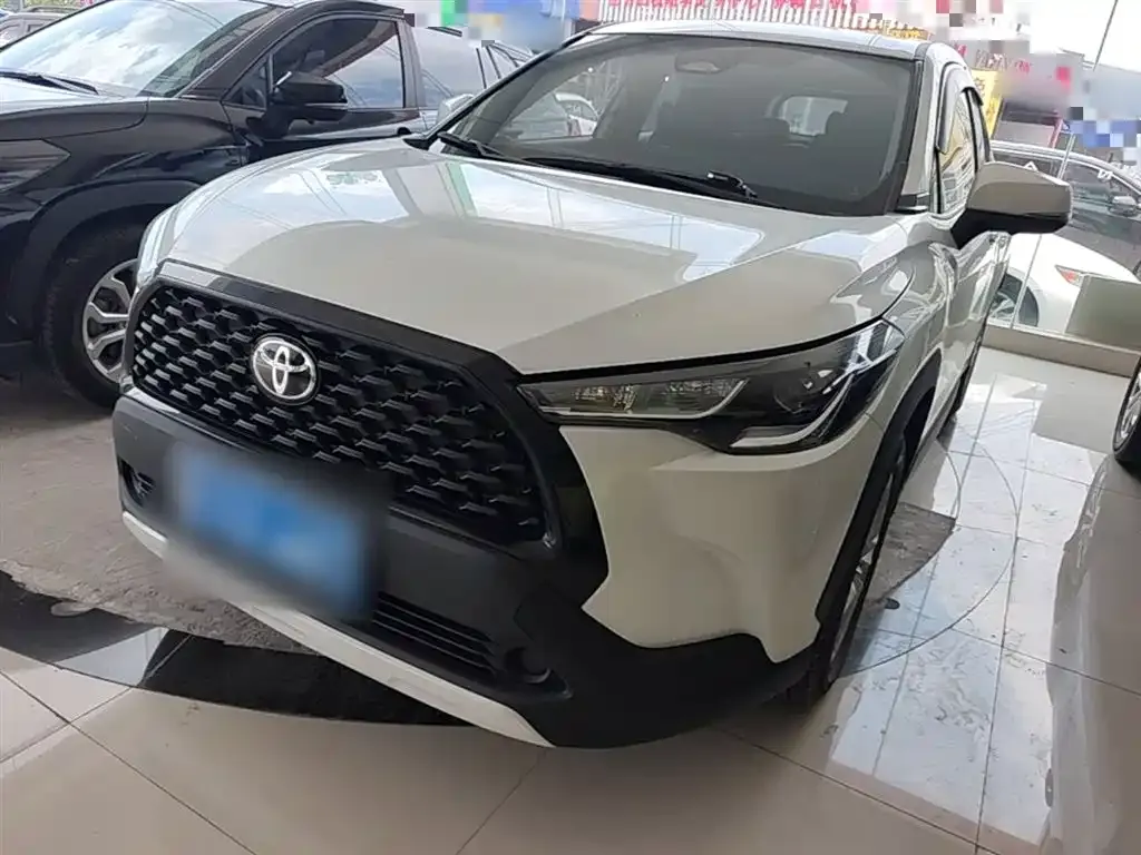 Toyota Corolla Cross — фото 1
