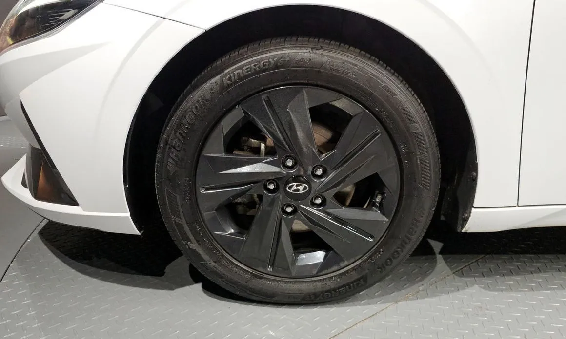 Hyundai AVANTE 2023 из KR, фото 6